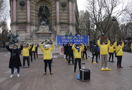 Image for article Prancis: Warga Paris Menandatangani Petisi yang Mengecam Penganiayaan PKT terhadap Falun Dafa
