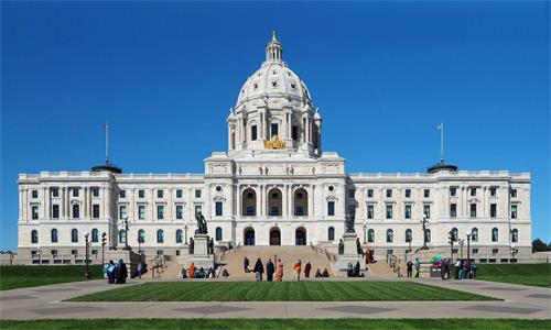 Image for article Badan Legislatif Negara Bagian Minnesota Memperkenalkan Resolusi yang Menyerukan Diakhirinya Pengambilan Organ Praktisi Falun Gong yang Dilakukan PKT