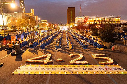 Image for article New York: Praktisi Menggelar Malam Lilin untuk Memperingati 22 Tahun Protes Damai 25 April 