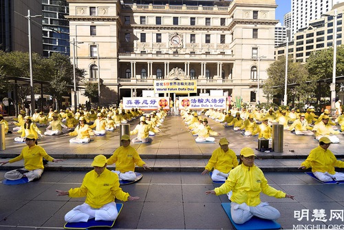 Image for article Sydney, Australia: Merayakan Hari Falun Dafa Sedunia dengan Pawai dan Rapat Umum