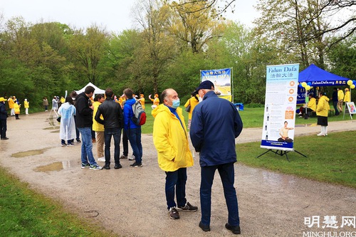 Image for article Munich, Jerman: Merayakan Hari Falun Dafa Sedunia