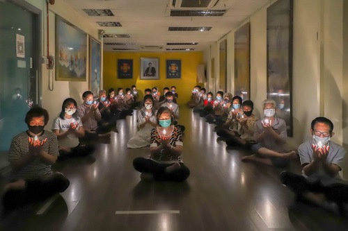 Image for article Singapura: Praktisi Falun Dafa Menggelar Penyalaan Lilin untuk Mengenang Korban Penganiayaan PKT