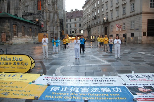 Image for article Austria: Aktivitas Falun Dafa Menandai 22 Tahun Upaya untuk Mengakhiri Penganiayaan