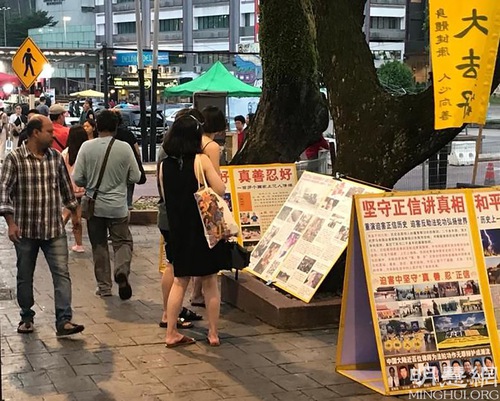 Image for article Malaysia: Sebuah Pemandangan Unik di Pasar Malam Jalan Alor di Kuala Lumpur