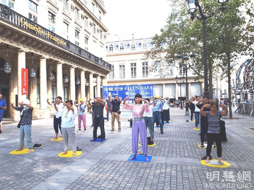 Image for article Warga Paris: “Memalukan untuk Tetap Diam tentang Penganiayaan Ini”