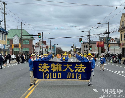 Image for article Philadelphia: Falun Dafa Disambut di Parade Thanksgiving