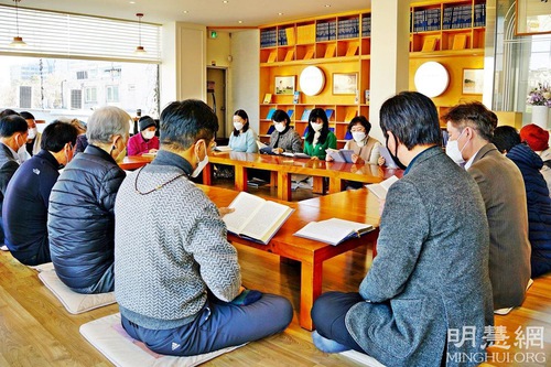 Image for article Buku Pengubah Hidup: Toko Buku Tianti di Seoul Merayakan 27 Tahun Penerbitan Buku Zhuan Falun