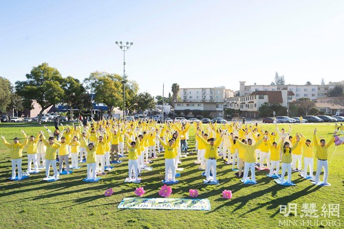 Image for article Los Angeles, California: Praktisi Falun Dafa Berterima Kasih kepada Guru Li Menjelang Tahun Baru Imlek