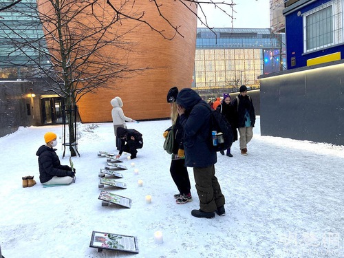 Image for article Helsinki, Finlandia: Warga Menandatangani Petisi untuk Mendukung Diakhirinya Penganiayaan Berkelanjutan Oleh PKT