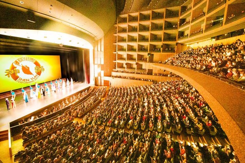 Image for article Shen Yun Menghadirkan “Tiongkok yang Sesungguhnya” kepada Penonton Teater di AS, Spanyol, dan Prancis Selama Tahun Baru Imlek