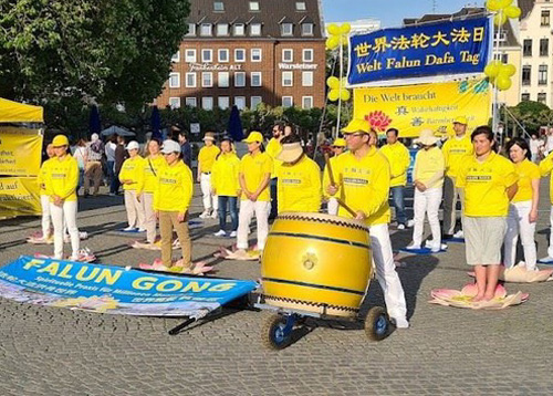 Image for article Jerman: Perayaan Hari Falun Dafa Diselenggarakan di Beberapa Kota