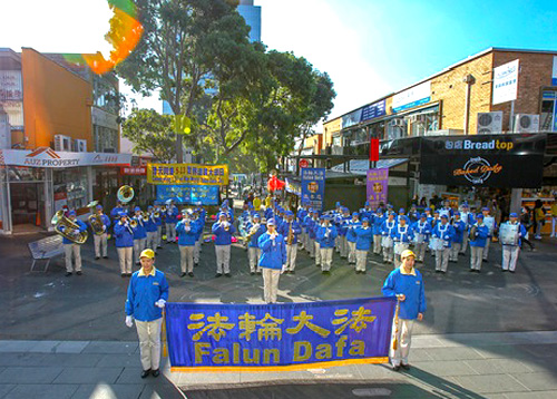 Image for article Melbourne: Anggota Dewan Kota Mengirim Pesan Ucapan Selamat Selama Perayaan Hari Falun Dafa Sedunia di Komunitas Tionghoa Setempat