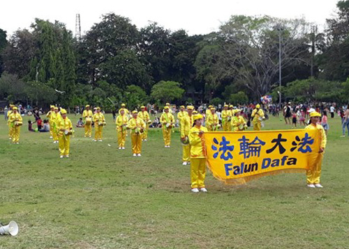 Image for article Bali: Menampilkan Keindahan Falun Dafa dan Meningkatkan Kesadaran Publik akan Penganiayaan di Tiongkok