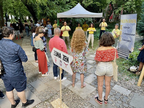 Image for article Rumania: Memperkenalkan Falun Dafa di Acara VegFest di Bucharest