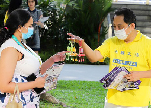 Image for article Singapura: Praktisi Mengenang 23 Tahun dengan Damai Menentang Penganiayaan PKT