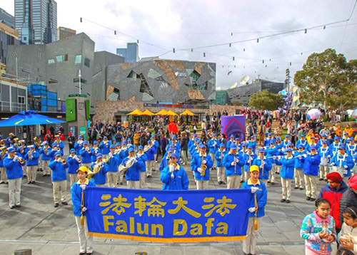 Image for article Melbourne, Australia: Pejabat Mengecam Penganiayaan PKT terhadap Falun Gong Selama Rapat Umum