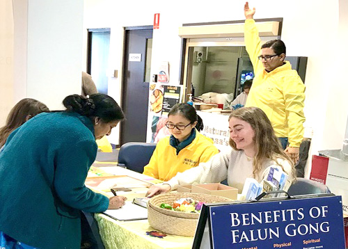 Image for article Sydney, Australia: Pejabat dan Lainnya Berterima Kasih kepada Falun Dafa karena Berkontribusi kepada Masyarakat