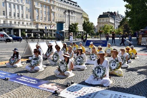 Image for article Bratislava, Slovakia: Pejabat Publik Berbicara di Acara Menandai 23 Tahun Penganiayaan Falun Gong di Tiongkok