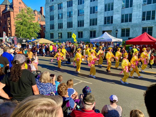 Image for article Vermont: Falun Dafa Diterima dengan Hangat Selama Parade Hari Kemerdekaan di Montpelier