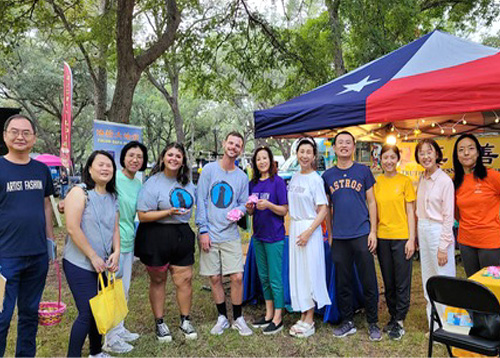 Image for article Houston, AS: Praktisi Falun Gong Berpartisipasi dalam Festival Setempat