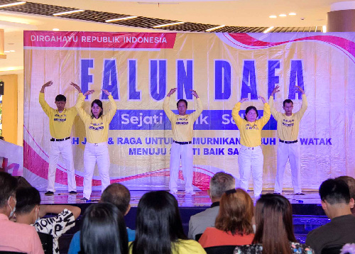 Image for article Batam: Menampilkan Keindahan Falun Dafa pada Hari Kemerdekaan RI