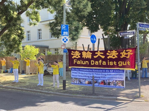 Image for article Protes Damai Menentang 23 Tahun Penganiayaan Diadakan di Konsulat dan Kedutaan Besar Tiongkok di Seluruh Jerman