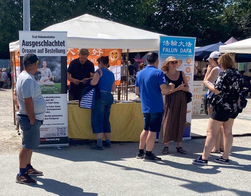 Image for article Jerman: Orang-orang di Aschaffenburg Menyerukan Mengakhiri Penganiayaan PKT terhadap Falun Dafa