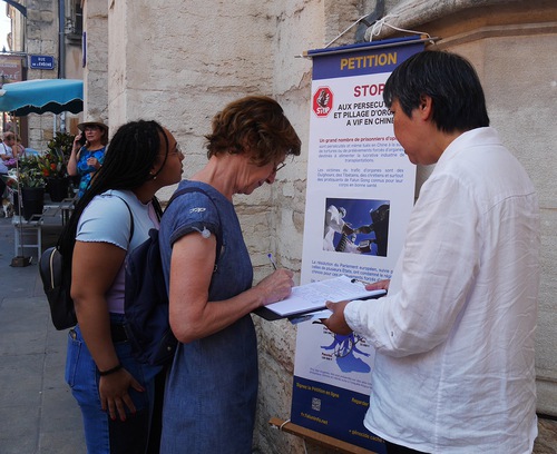 Image for article Orang-orang di Prancis Timur Sadar akan Penganiayaan terhadap Falun Gong