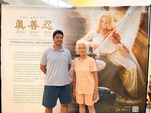 Image for article Toronto, Kanada: Pameran Internasional Seni Zhen Shan Ren Menyentuh Hati Pengunjung