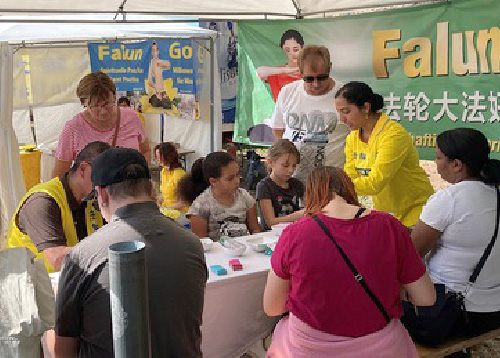 Image for article Hanau, Jerman: Memperkenalkan Falun Gong di Festival Rakyat