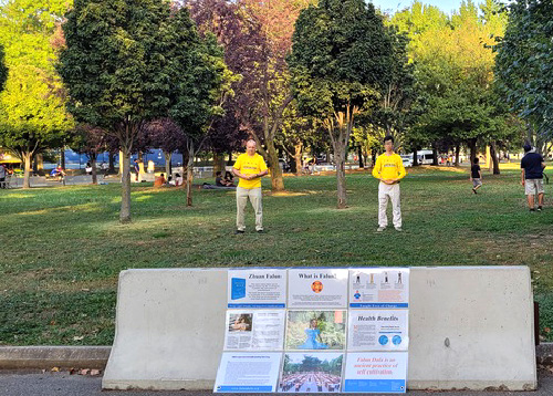 Image for article New York: Peserta Kejuaraan Tenis AS Terbuka Mendapatkan Kesempatan untuk Mempelajari Falun Dafa