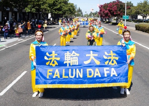 Image for article California: Panitia dan Penduduk Lokal Mengucapkan Terima Kasih kepada Praktisi Falun Dafa di Parade Hari India