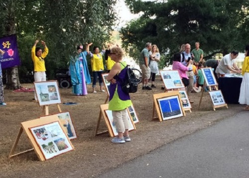 Image for article Helsinki, Finlandia: Memperkenalkan Falun Gong di Malam Festival Seni