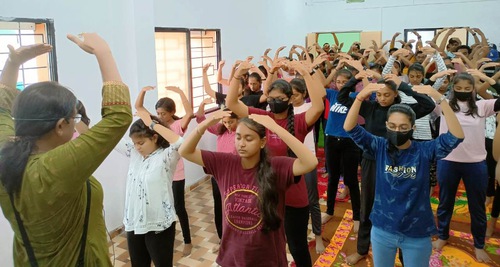 Image for article India: Guru dan Siswa Merasa Diri Mereka Terberkati dapat Belajar Falun Dafa