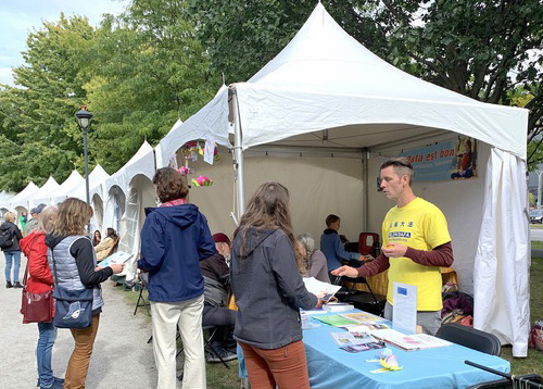 Image for article Quebec, Kanada: Falun Dafa Bergabung dengan Berbagai Acara Komunitas