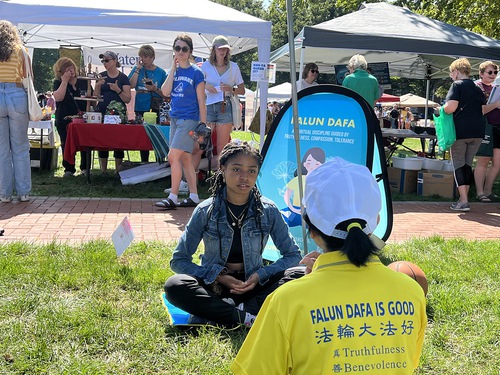 Image for article Universitas Delaware: Peserta Hari Komunitas Merasakan Ketenangan Falun Dafa