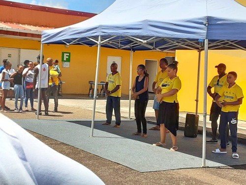Image for article Martinik: Falun Dafa Diterima dengan Hangat Selama Acara Komunitas