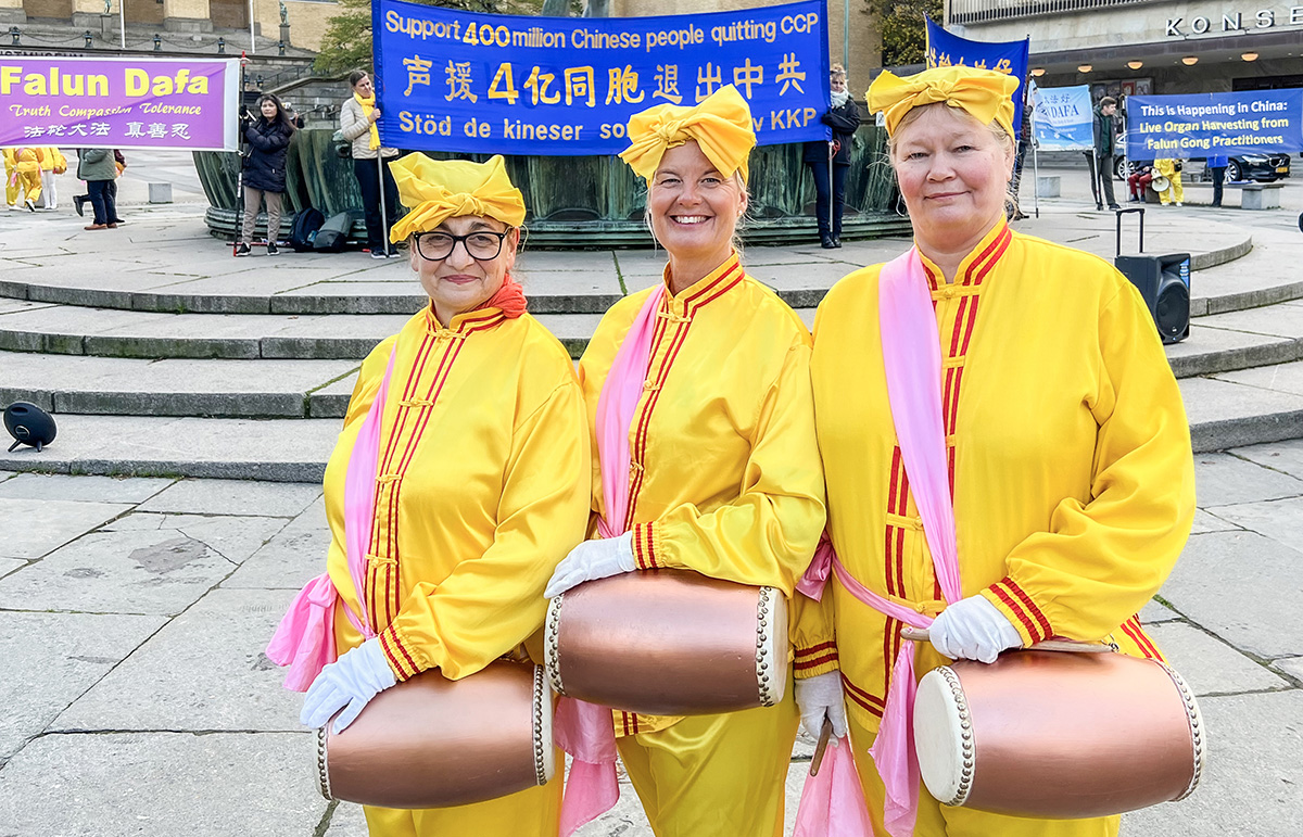 Image for article Praktisi Swedia Mempelajari Genderang Pinggang Tradisional Tiongkok untuk Berbagi Keindahan Falun Dafa