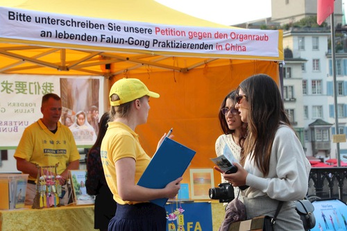 Image for article Zurich, Swiss: Penduduk setempat Mengutuk Penganiayaan Falun Dafa di Tiongkok