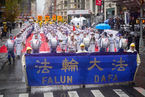 Image for article Manhattan: Falun Gong Berpartisipasi dalam Parade Hari Veteran Kota New York
