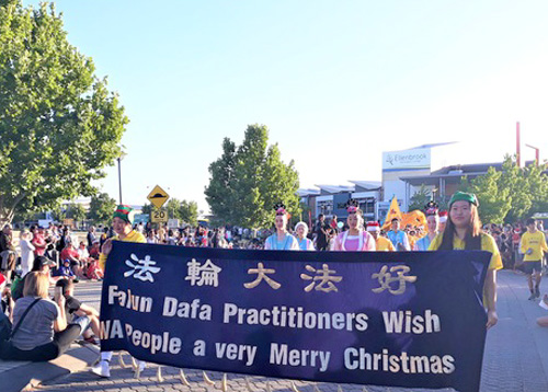 Image for article Australia Barat: Praktisi Falun Gong Dipuji atas Penampilan Inspiratif di Parade Natal