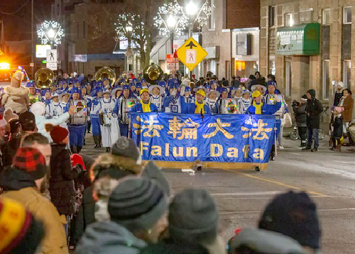 Image for article Kanada: Tian Guo Marching Band Berpartisipasi dalam Pawai Sinterklas