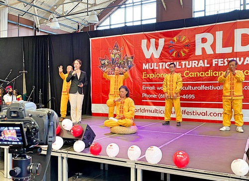 Image for article Kanada: Falun Dafa Dipuji di Festival Multikultural Dunia di Ottawa
