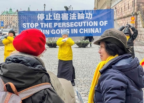Image for article Stockholm, Swedia: Dukungan Publik dalam Upaya Praktisi Mengakhiri Penganiayaan di Tiongkok