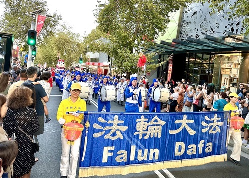 Image for article Willoughby, Australia: Tian Guo Marching Band Tampil Cemerlang di Parade Tahun Baru Imlek