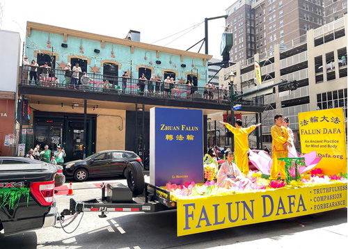 Image for article Kendaraan Hias Falun Dafa Dipuji di Parade Hari St. Patrick di Houston