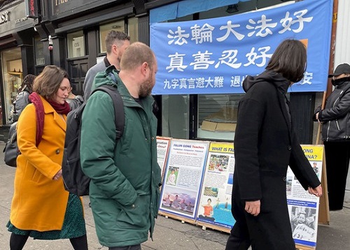Image for article Dublin, Irlandia: Orang Tiongkok Mundur dari PKT Selama Acara di Pecinan