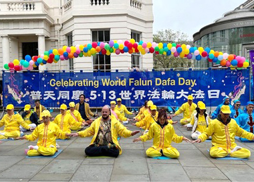 Image for article London, Inggris: Para Pejabat dan Publik Mengekspresikan Dukungan Selama Acara Perayaan Hari Falun Dafa Sedunia