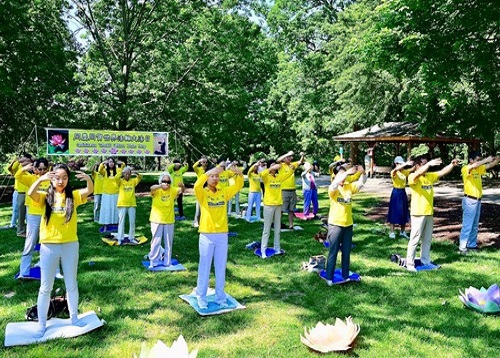 Image for article Praktisi di North Carolina, AS Merayakan 31 Tahun Diperkenalkannya Falun Dafa