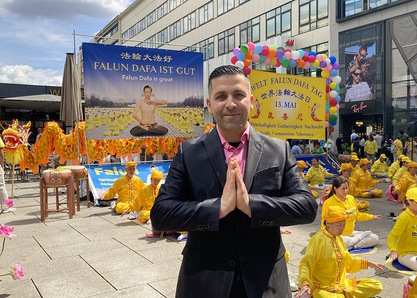 Image for article Praktisi di Jerman Berbagi Kegembiraan Kultivasi pada Hari Falun Dafa Sedunia